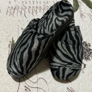 Vionic slippers slides. Size 10 New no box or tags. Black and gray.